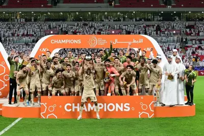 الريان القطري يتوج بكأس الخليج للأندية بعد فوزه على الشباب بثلاثية