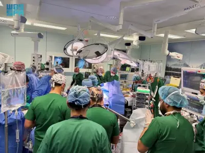 فصل التوأم الفلبيني الملتصق كليا وموريس آن في عملية جراحية معقدة بالرياض