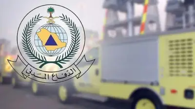 الدفاع المدني ينقذ شخصًا احتجزته السيول في الطائف ويطبق العقوبات