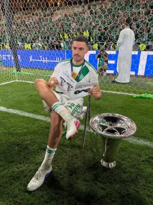 الاتحاد التركي يهنئ ديميرال بعد التتويج الآسيوي مع الأهلي