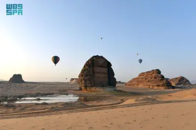 رحلات المناطيد في العُلا.. تجربة سياحية فريدة لاكتشاف التاريخ من السماء