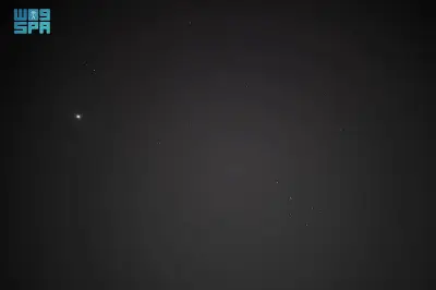 اقتران الثريا والزهرة يزين سماء الحدود الشمالية