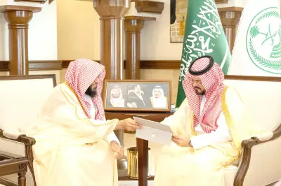نائب أمير مكة يدشن ملتقى القيم الإسلامية ويطلع على أبحاث الحج والعمرة