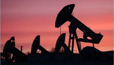 النفط يواصل الصعود مع استمرار إغلاق مضيق هرمز وتعثر الجهود الدبلوماسية