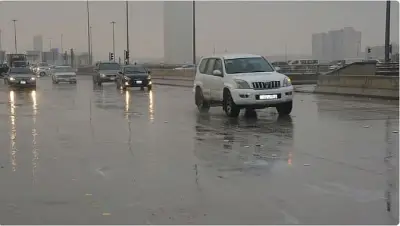 أمطار رعدية غزيرة وسيول متوقعة في عدة مناطق بالسعودية