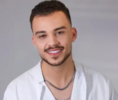 والد حسام السيلاوي يتبرأ من ابنه ويصفه بالرويبضة بعد تصريحات دينية