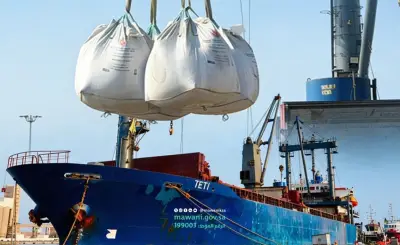 ميناء جازان يصدر أول شحنة أسمنت بورتلاندي لدعم الصادرات