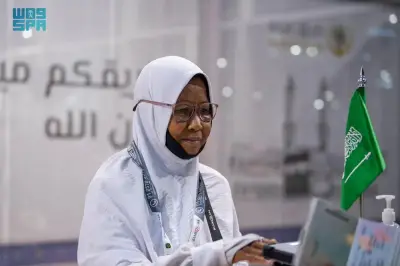 سالينا تحقق حلم الحج بعد رحيل أختها وترافق ابنتها في الرحلة