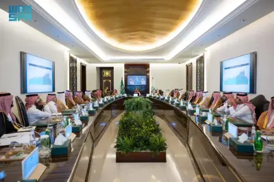لجنة الحج الدائمة تستعرض استعدادات الموسم القادم برئاسة نائب أمير مكة