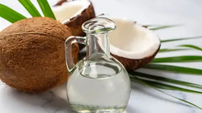 استشاري قلب يحذر من مخاطر زيت جوز الهند ويوصي بثلاثة زيوت بديلة للكوليسترول