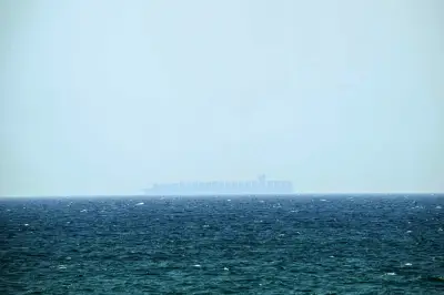 إيران تطرح آلية تنسيق مع عُمان لمراقبة الملاحة في مضيق هرمز وسط أزمات عسكرية