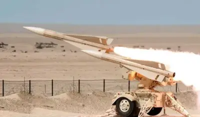 الكويت تعلن تصدي دفاعاتها الجوية لهجمات صاروخية وطائرات مسيرة معادية