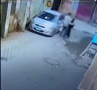 فيديو صادم لتحرش مسنّة في القاهرة يثير غضباً واسعاً ويدفع الأمن للتحرك السريع