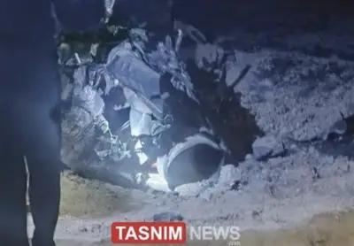 تداول صور حطام طائرة حربية في إيران.. تكهنات حول إسقاط مقاتلة أمريكية أو إسرائيلية