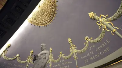 هل تحتاج السياسة العالمية إلى روح أبقراط الأخلاقية لتحقيق السلام؟