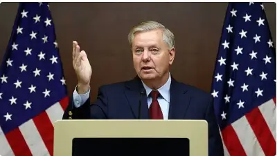 السيناتور جراهام: ترامب مصمم على فتح مضيق هرمز وإيران أمام خيار عسكري صعب