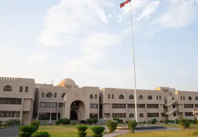 الكويت: إصابات محدودة بعد سقوط مقذوفات شمال البلاد.. والصحة تؤكد استقرار الحالات