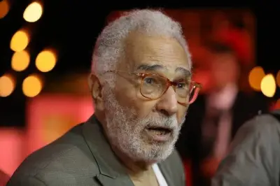 تطورات الحالة الصحية للفنان عبدالرحمن أبو زهرة: فقدان الوعي واستمرار الاعتماد على أجهزة التنفس