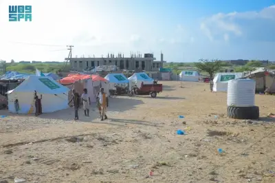 مركز الملك سلمان للإغاثة يوزع مساعدات غذائية وإيوائية عاجلة لآلاف اليمنيين في حضرموت وعدن