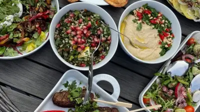 مائدة «المزّة»: لوحة فنية من النكهات والقوام في وصفات سهلة التحضير المسبق