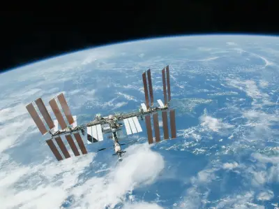 سبيس إكس تطلق شحنة علمية ضخمة إلى الفضاء في مهمة تعزز استكشاف المجهول