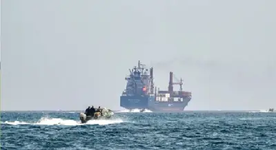 عُمان تدعو أمريكا وإيران لتقديم تنازلات مؤلمة لإنقاذ المفاوضات وسط تصاعد التهديدات في مضيق هرمز