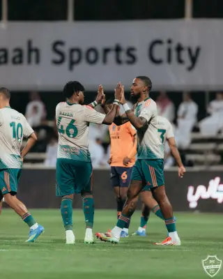 الأهلي السعودي يواجه الدحيل القطري في دوري أبطال آسيا: مواجهة متوازنة تثير التوقعات