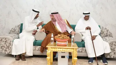 أمير نجران يقدم التعازي في وفاة سالم آل جيدة بمقر العزاء بحي الخالدية