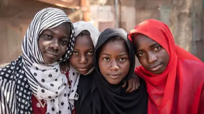 غرف الطوارئ والتكايا وتطبيقات التحويل: كيف يواجه السودانيون الحرب المستمرة منذ أعوام؟