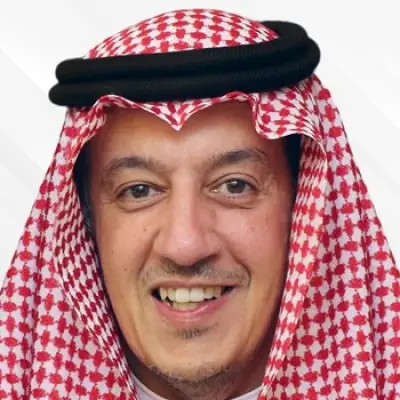 خير صلات الكريم أعودها: تأملات في عطاء المتنبي وبلاغة العطاء المتجدد