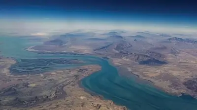 إيران تؤكد سيطرتها المشددة على مضيق هرمز رغم تصريحات إعادة الفتح