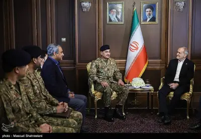 قائد الجيش الباكستاني يختتم زيارة رسمية لطهران وسط وساطة بين إيران والولايات المتحدة