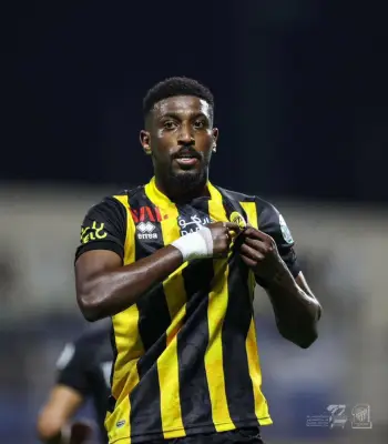 الحكم الصيني يوثق مخالفة شراحيلي.. ولجنة الانضباط الآسيوية تدرس عقوبة اللاعب