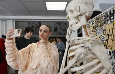 عالمة بريطانية تحدد العمر الذي تبدأ فيه العظام بفقدان صلابتها والعوامل المسرعة لهذه العملية