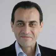 سلاح حزب الله: استدراج الحروب وترهيب الدولة يهددان السلم اللبناني بعد 51 عاماً