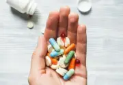 هوس المكملات الغذائية في بريطانيا يصل إلى مليار جنيه سنوياً