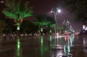 أمطار غزيرة على القصيم تشمل بريدة وعنيزة وتحذيرات من السيول