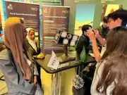 سيدات سعوديات يبرزن أول قمر صناعي للطقس في معرض ناسا للفضاء