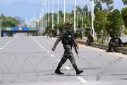 إسبانيا تحث إيران على التفاوض بحسن نية ووقف إطلاق الصواريخ في المنطقة