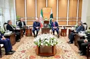 طهران وإسلام آباد تبادلان الرسائل.. مصدر إيراني: لا قرار بجولة جديدة مع واشنطن
