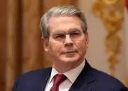 واشنطن تفرض عقوبات جديدة على إيران وتحذر مشتري نفطها من عقوبات ثانوية