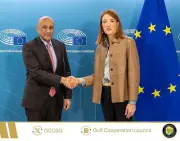 البديوي وميتسولا يبحثان التعاون البرلماني ويدينان الاعتداءات الإيرانية في بروكسل