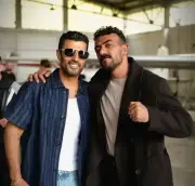 جدل واسع حول صورة أحمد العوضي ومحمد سامي.. ومصدر يكشف حقيقة اللقاء