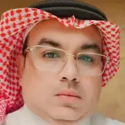 سوق الآراء: كيف تتحول من مشترٍ إلى سلعة في زحام الانطباعات؟