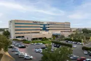 نجاح عملية جراحية معقدة في مستشفى دلّه الأحساء لإنقاذ شاب من إصابات حوض خطيرة