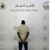 شرطة مكة تعتقل مقيمًا سودانيًا بتهمة الترويج لتصاريح دخول مزورة عبر وسائل التواصل الاجتماعي