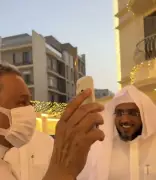 جوال محمد عبده يعود للجدل: هل يتراجع فنان العرب عن تمسكه بالتقليد؟