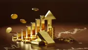 ارتفاع أسعار الذهب بأكثر من 1% مدعومًا بضعف الدولار