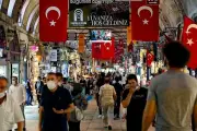 بلدة تركية تمنح سيارة لكل عائلة لديها 10 أطفال لزيادة المواليد