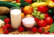 هيئة الدواء تحذر من 10 عادات غذائية سيئة للحجاج وتوصي بغسل المعلبات